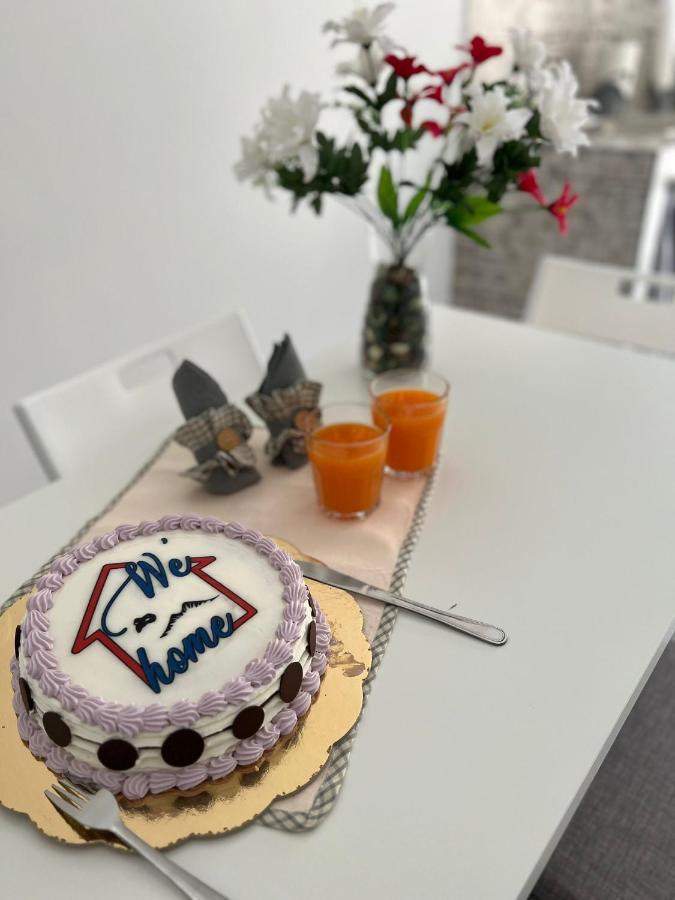 We' Home เนเปิลส์ ภายนอก รูปภาพ
